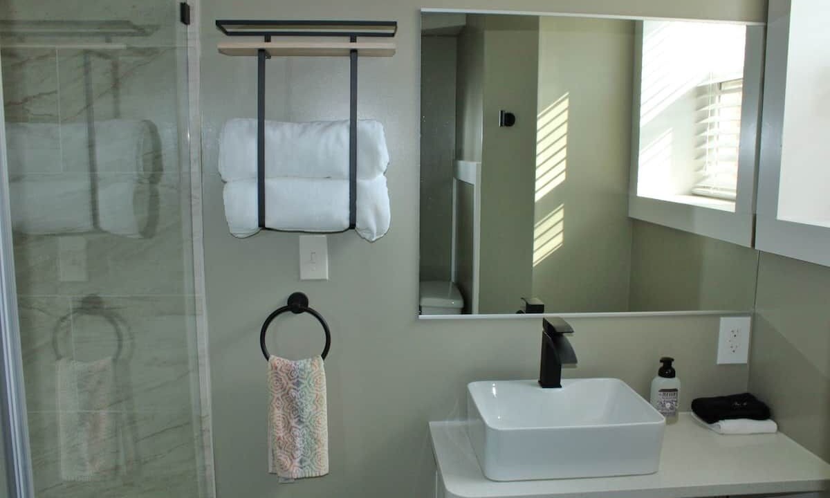 Photo of Bathroom in Westside Connection