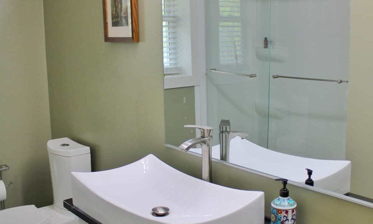 Photo of Bathroom in Westside Connection