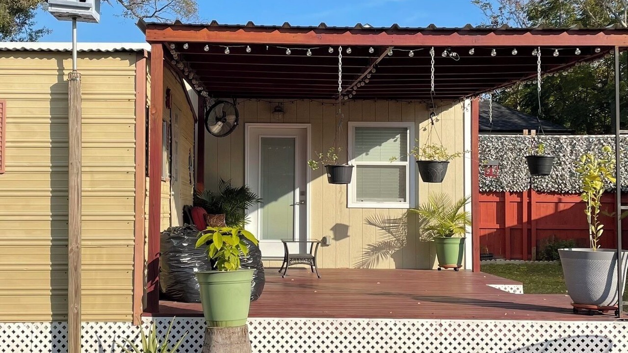 Photo of Patio Balcony in Kenner - Louis Armstrong International Airport