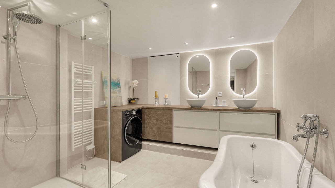 Photo of Bathroom in Capitole