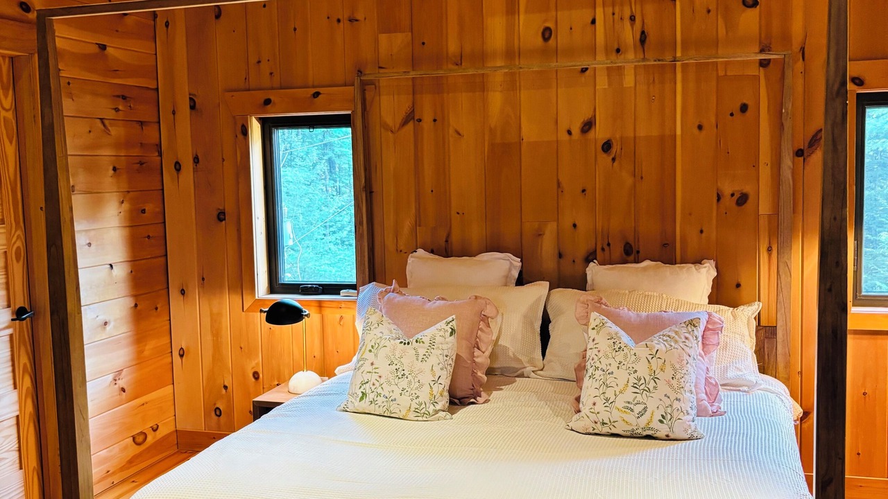 Photo of Bedroom in Pointe-au-Chene