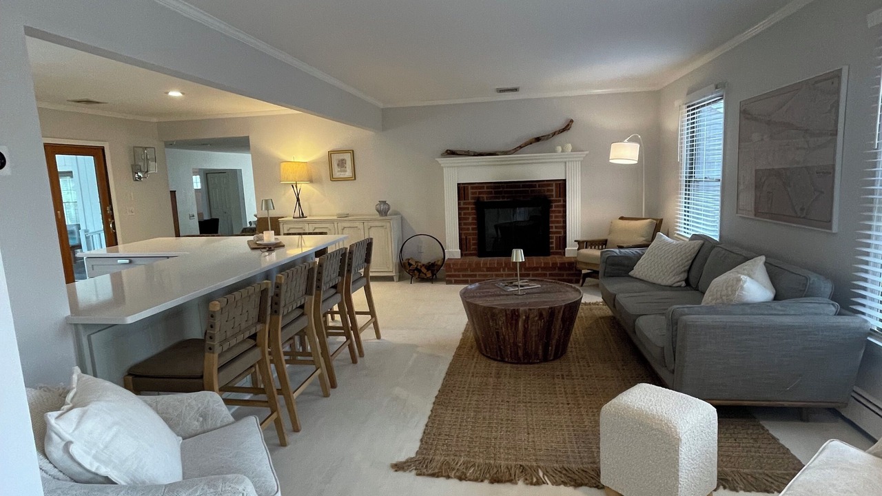 Photo of Livingroom in Southold