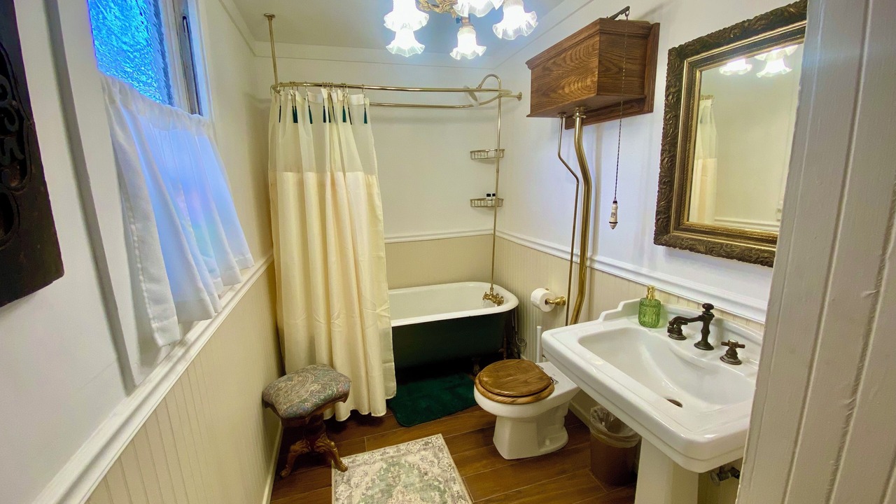 Photo of Bathroom in Los Alamos