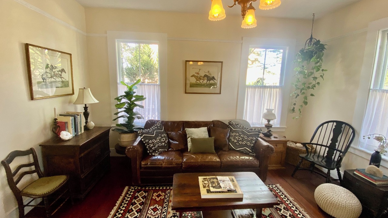Photo of Livingroom in Los Alamos