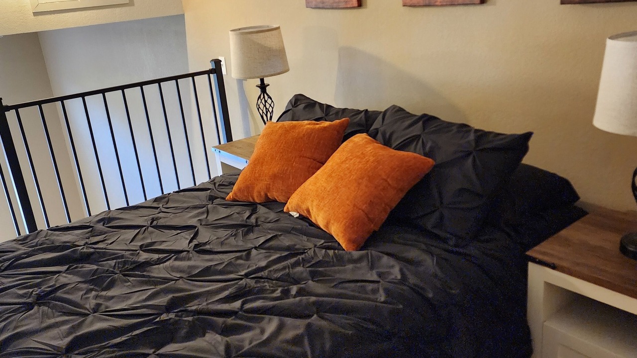 Photo of Bedroom in Carterville