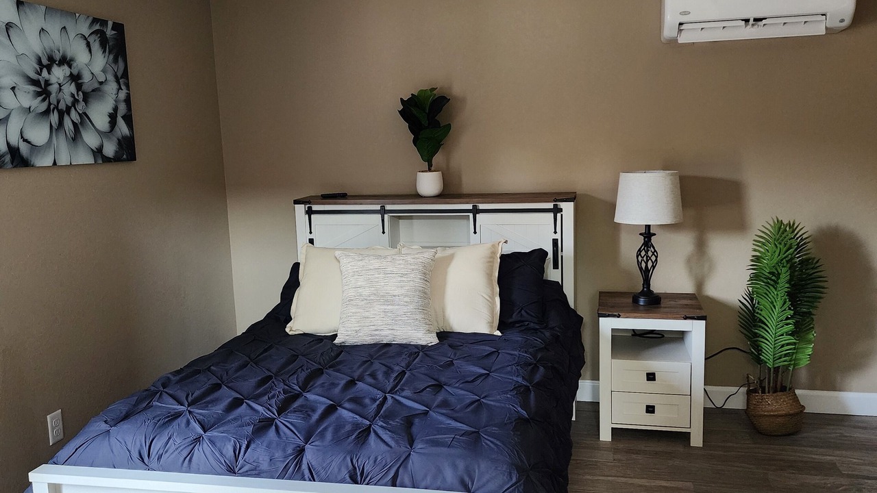 Photo of Bedroom in Carterville