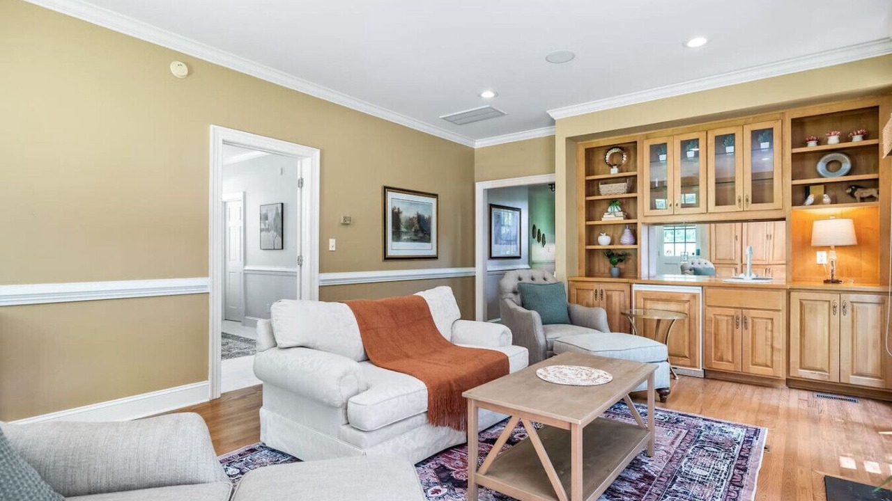Photo of Livingroom in Old Irving Park