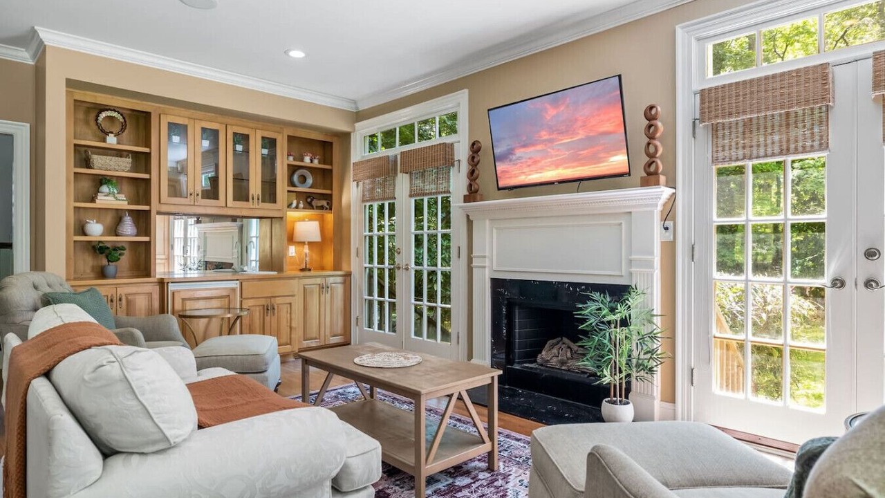 Photo of Livingroom in Old Irving Park