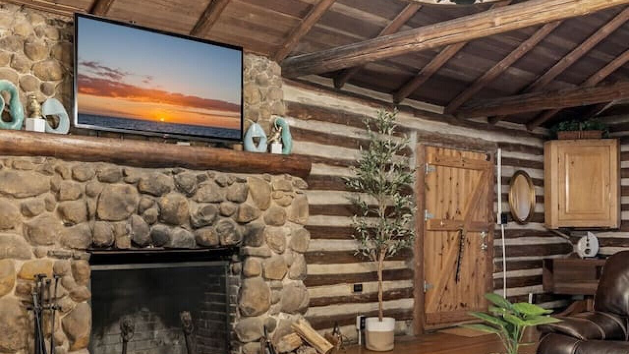 Photo of Livingroom in Old Irving Park
