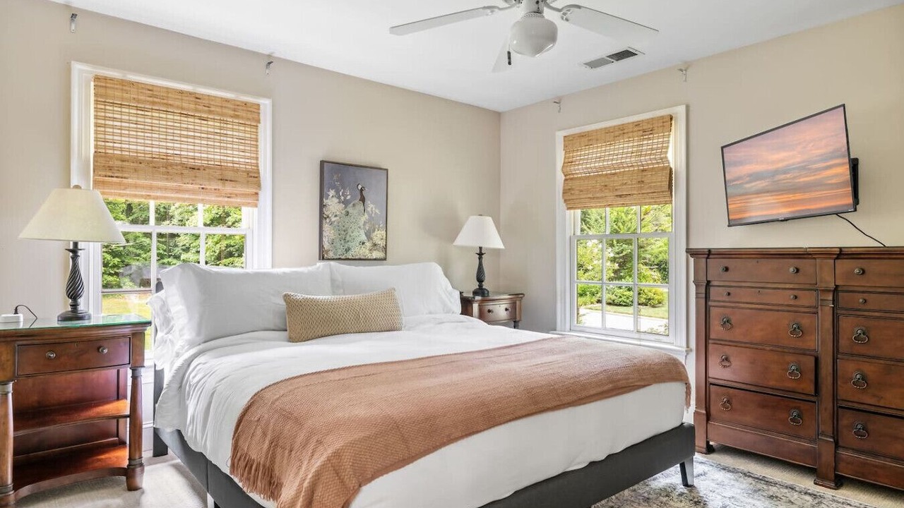 Photo of Bedroom in Old Irving Park