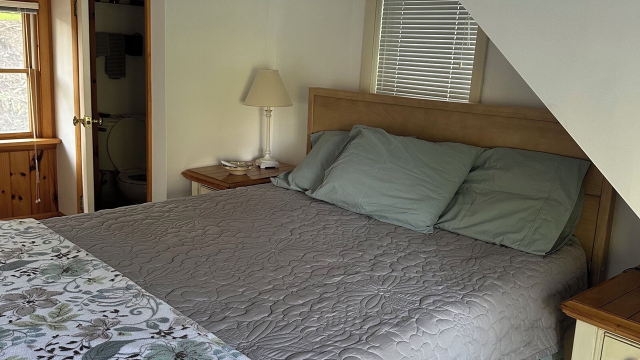 Photo of Bedroom in Scottsburg