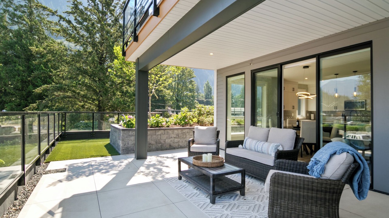 Photo of Patio Balcony in Harrison Hot Springs