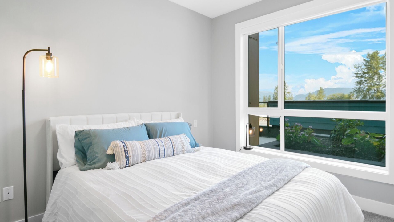 Photo of Bedroom in Harrison Hot Springs