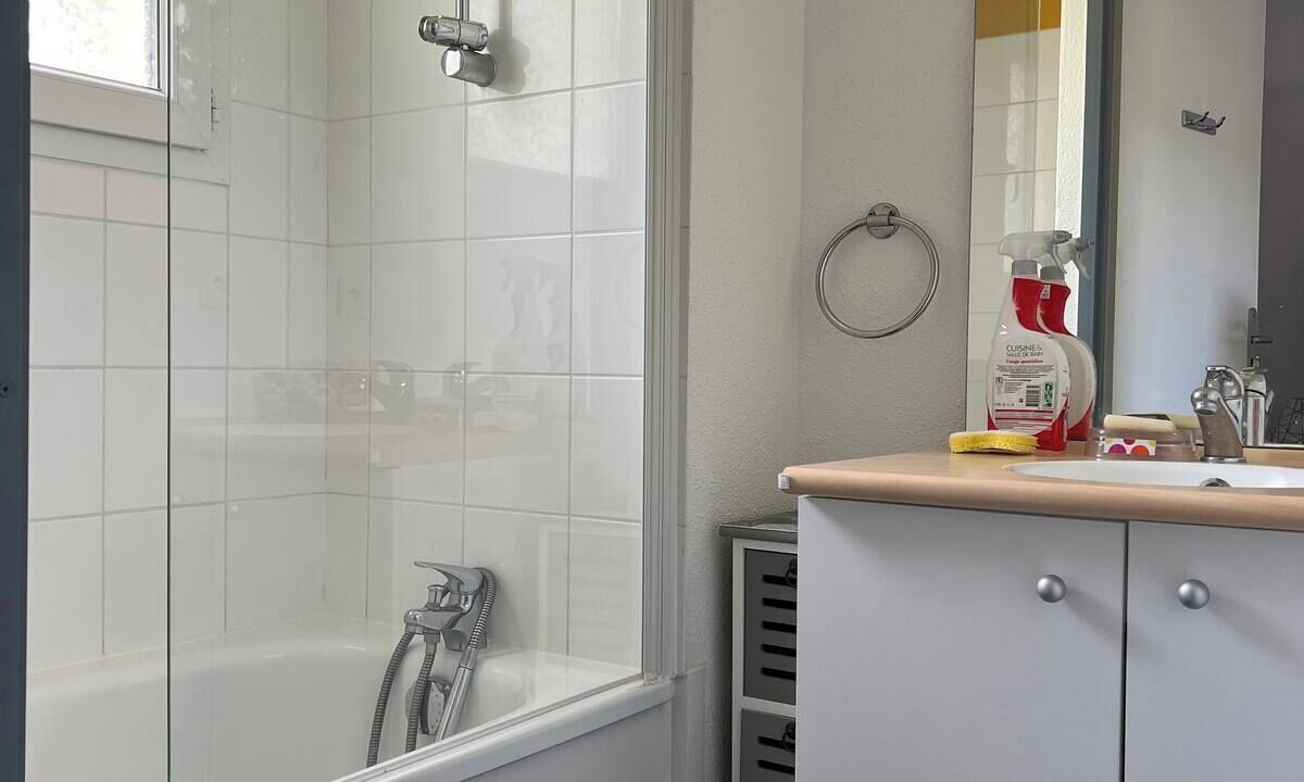 Photo of Bathroom in Saint-Geniez-d'Olt