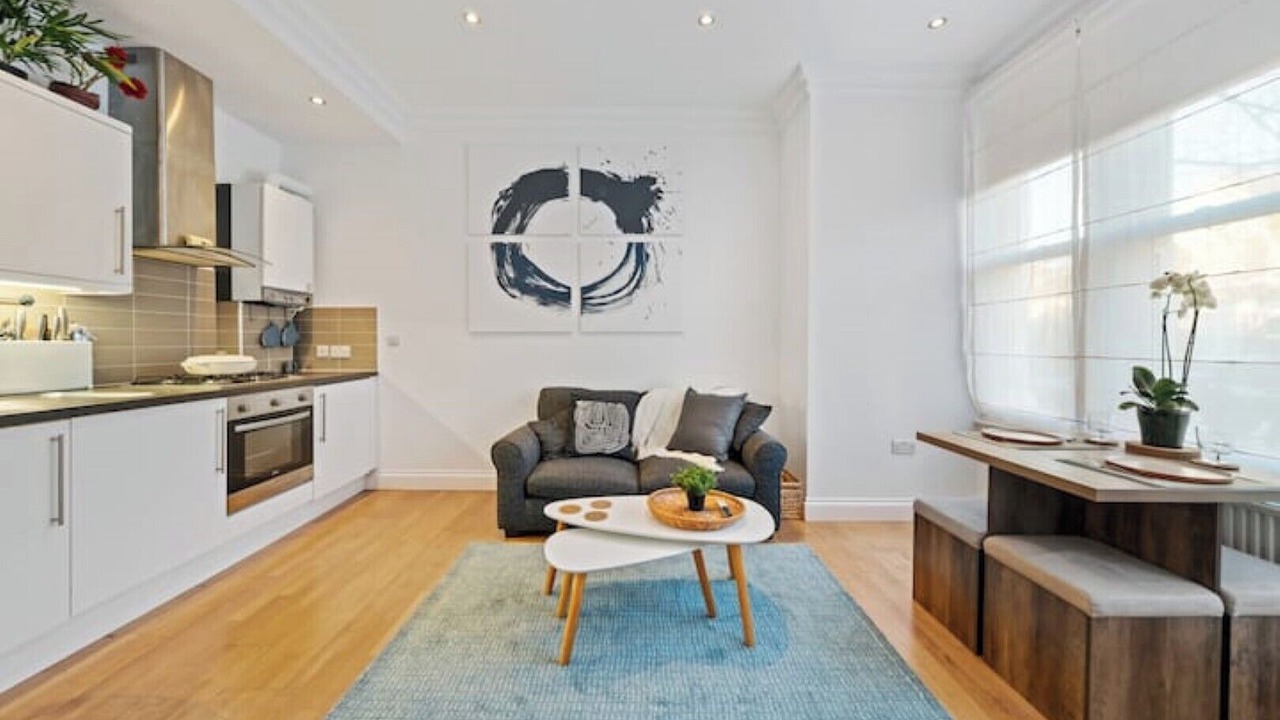 Photo of Livingroom in South Acton
