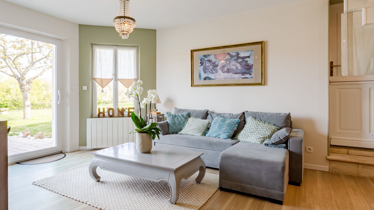 Photo of Livingroom in Fontaine-Henry