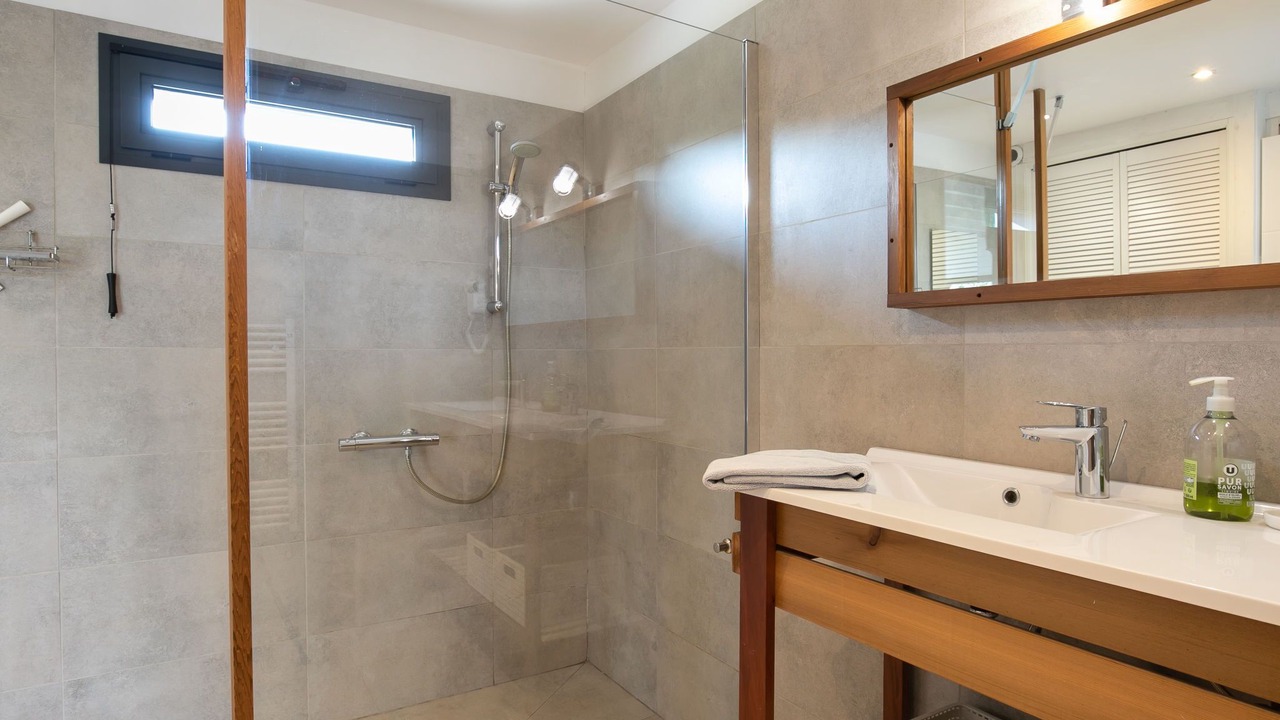 Photo of Bathroom in Locquirec
