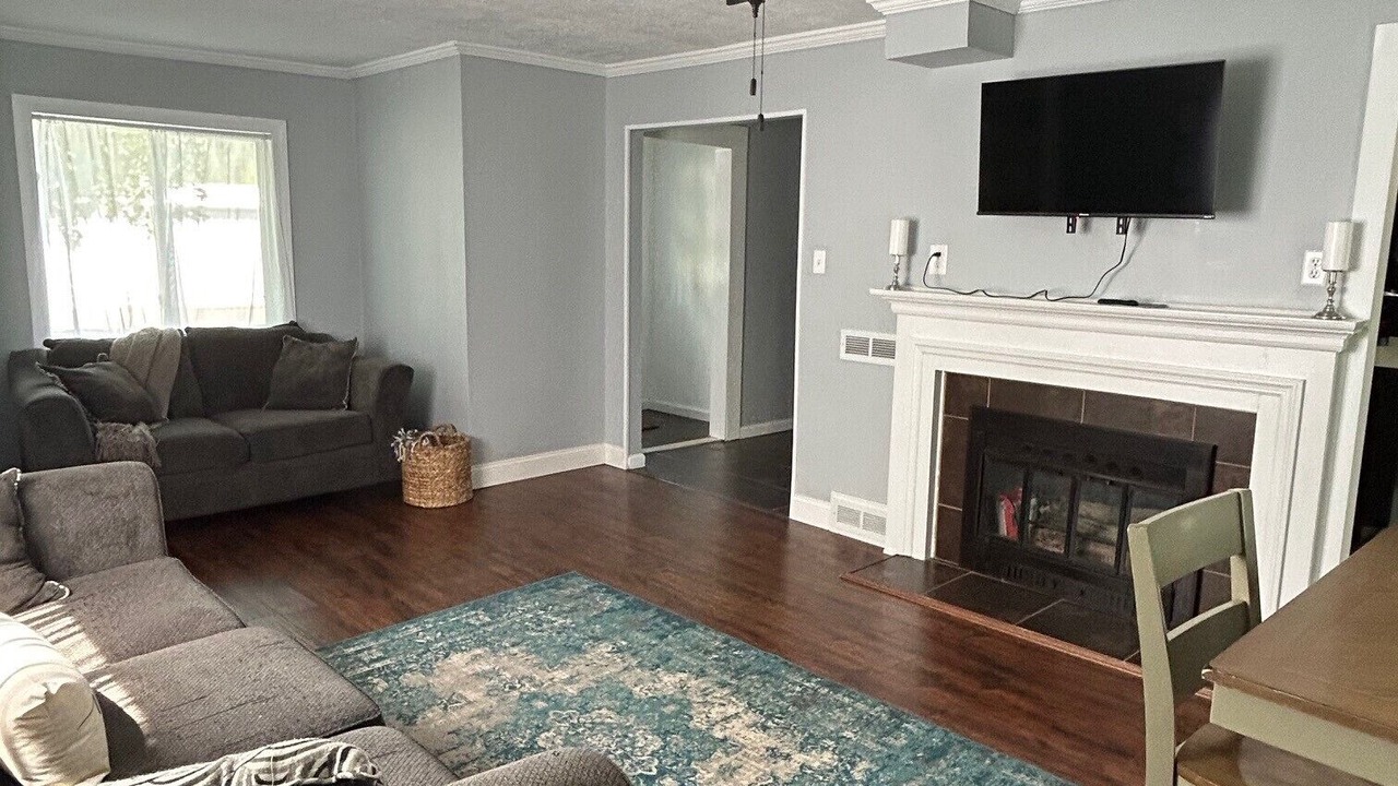 Photo of Livingroom in Eureka