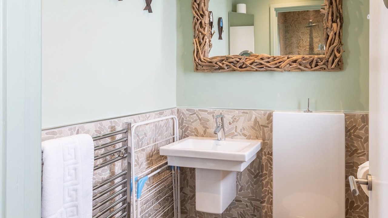 Photo of Bathroom in Leigh-on-Sea