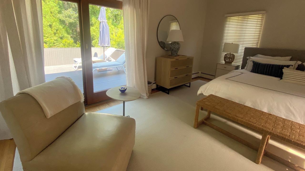Photo of Bedroom in Wainscott