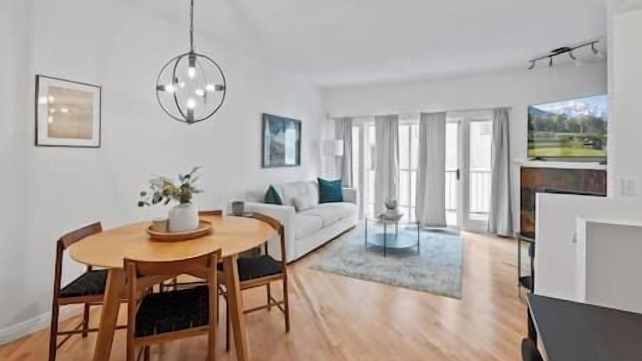 Photo of Livingroom in Marda Loop