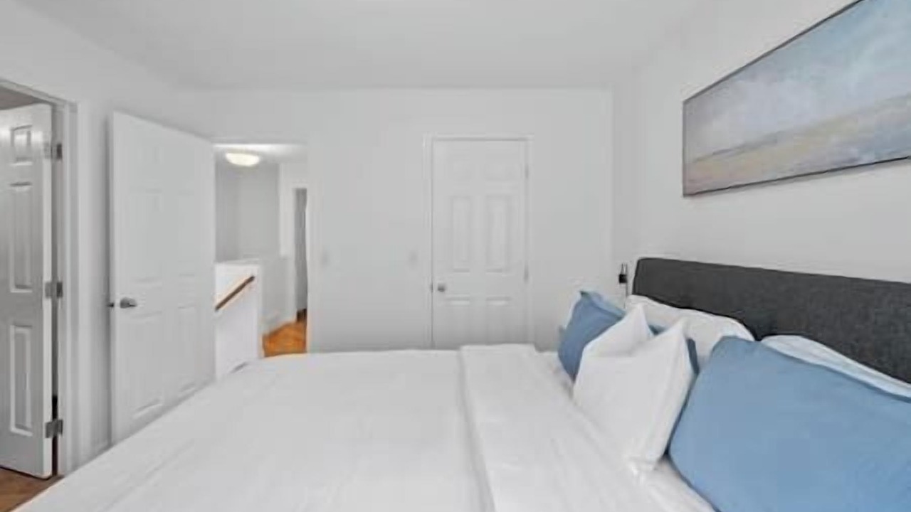 Photo of Bedroom in Marda Loop