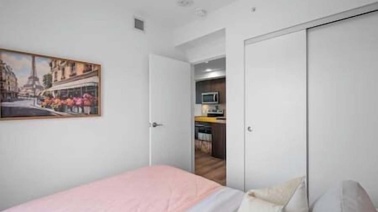Photo of Bedroom in Crescent Heights