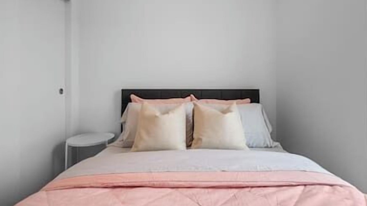 Photo of Bedroom in Crescent Heights