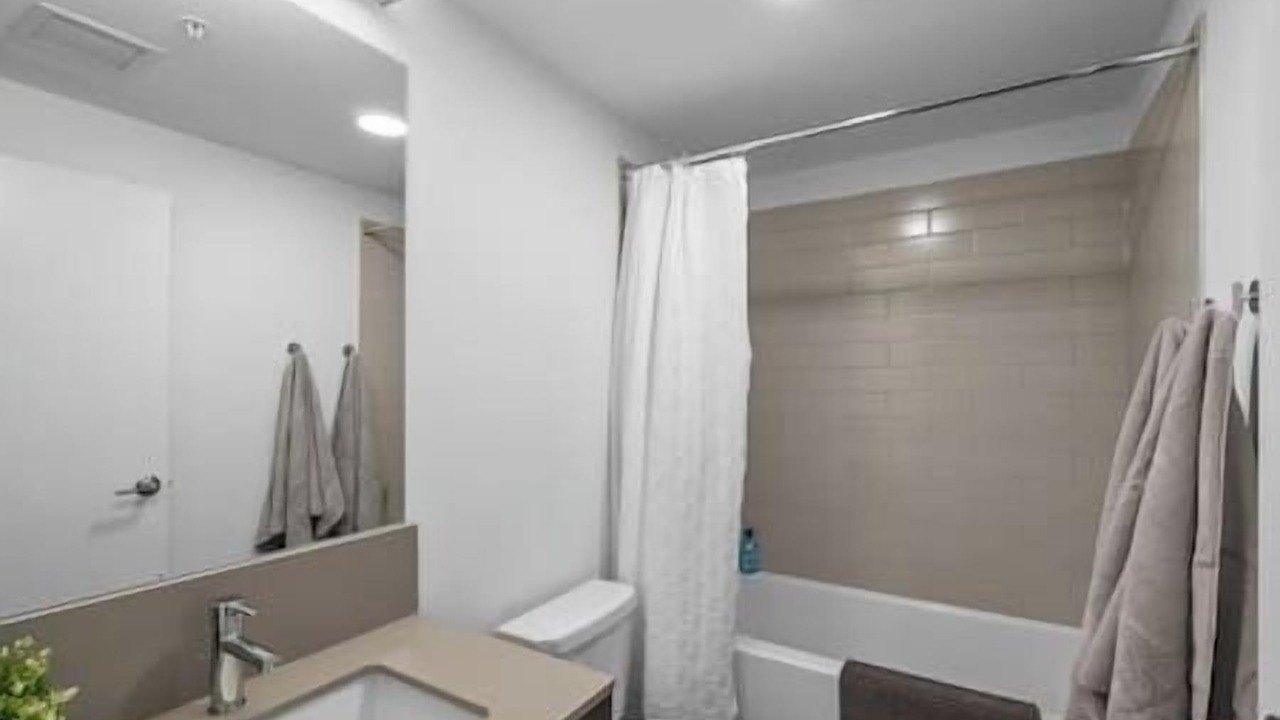 Photo of Bathroom in Crescent Heights