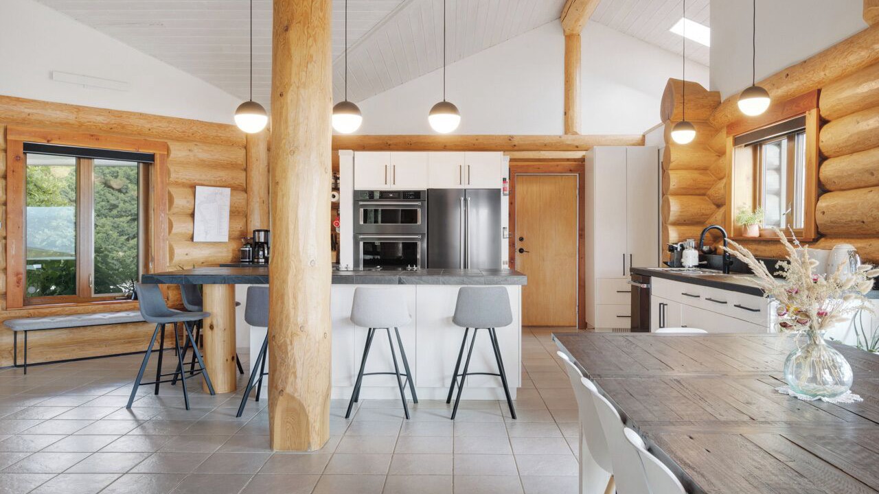 Photo of Kitchen in Okanagan-Similkameen