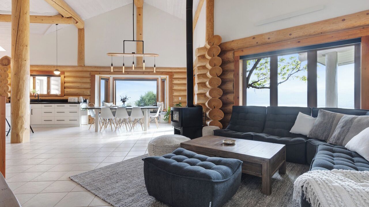 Photo of Livingroom in Okanagan-Similkameen