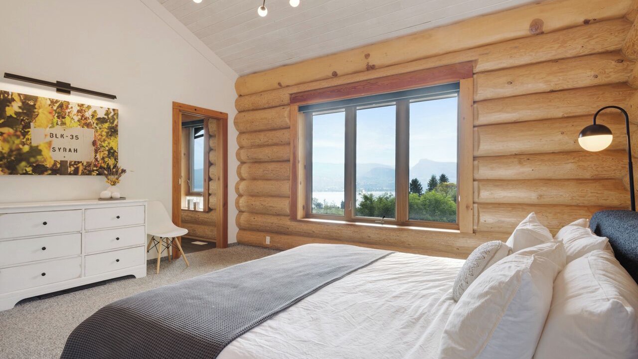 Photo of Bedroom in Okanagan-Similkameen