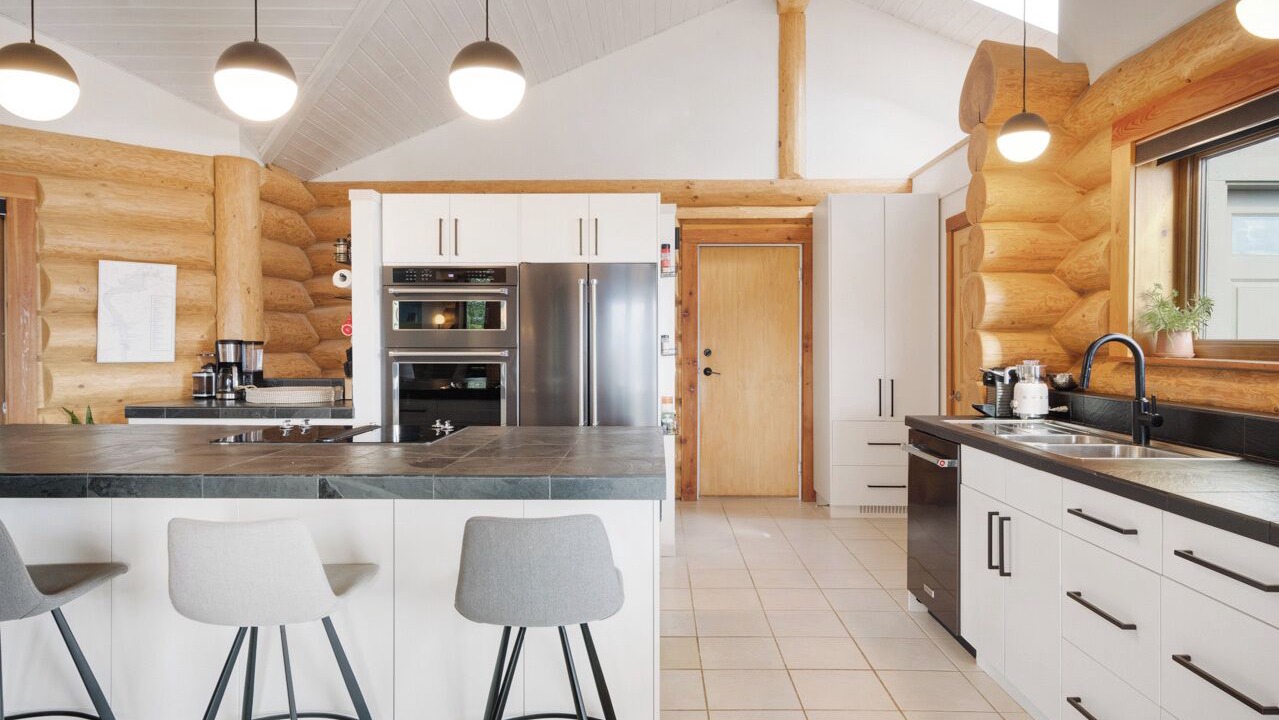 Photo of Kitchen in Okanagan-Similkameen