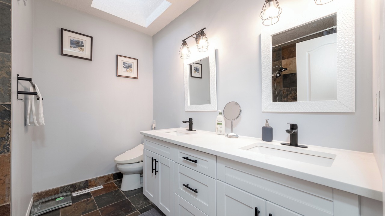 Photo of Bathroom in Varsity