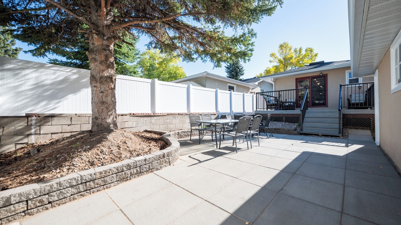 Photo of Outdoor in Varsity