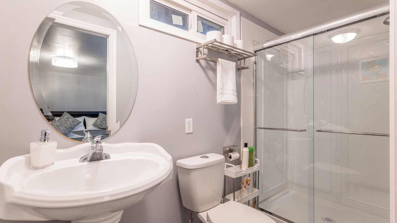 Photo of Bathroom in Varsity