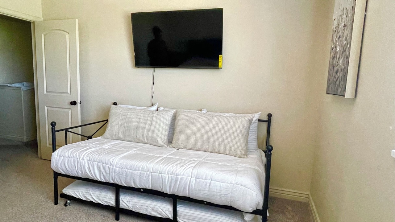 Photo of Bedroom in Springville