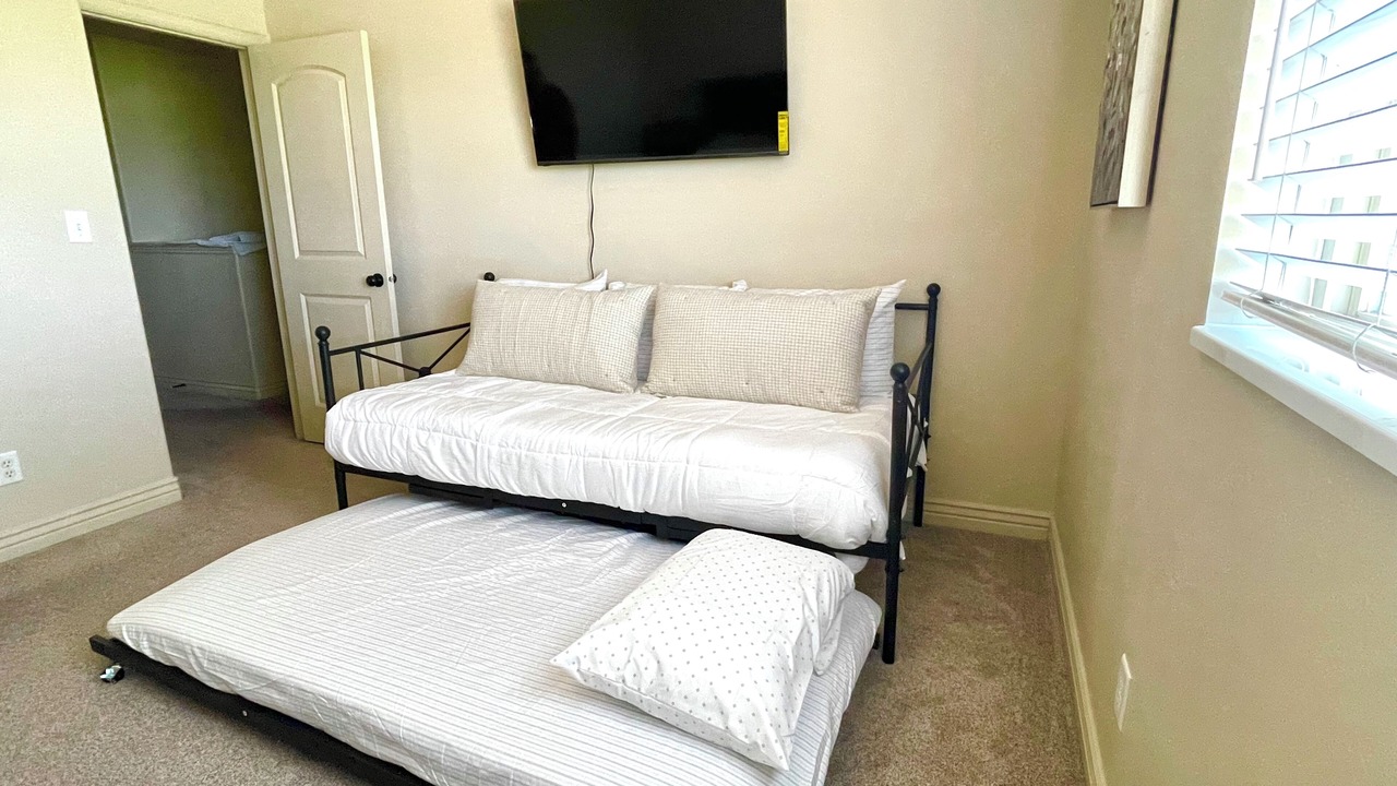 Photo of Bedroom in Springville