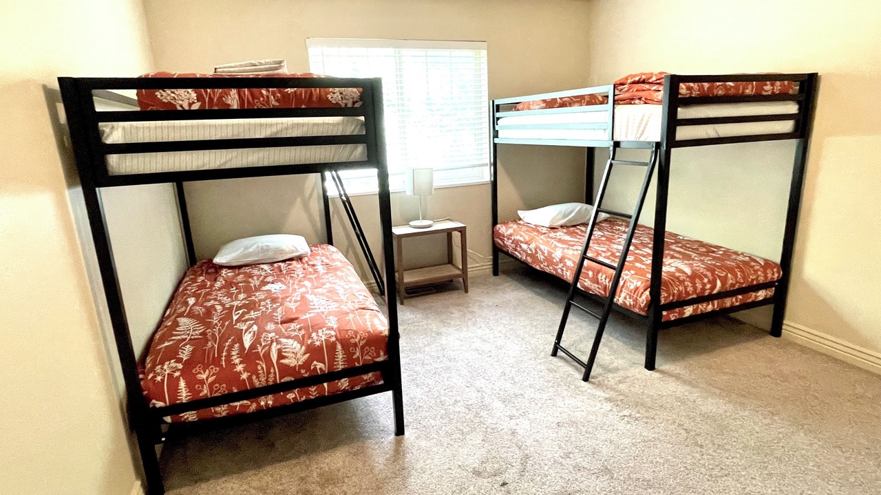 Photo of Bedroom in Springville