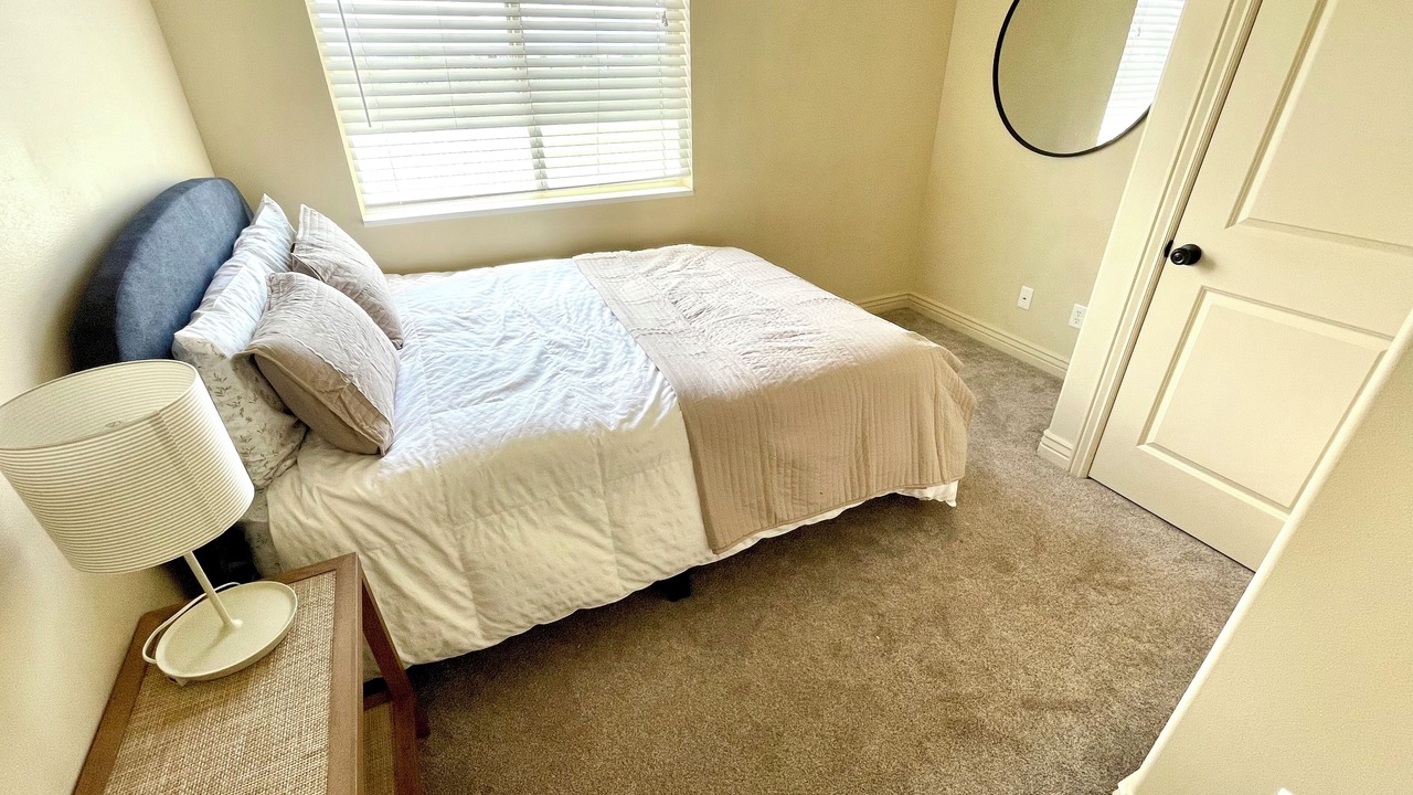 Photo of Bedroom in Springville