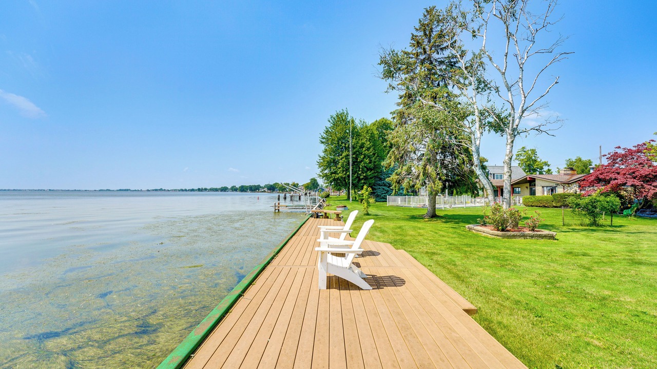 Photo of Patio Balcony in Anchor Bay Harbor