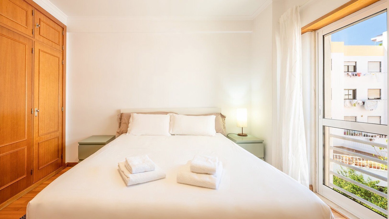 Photo of Bedroom in Carcavelos