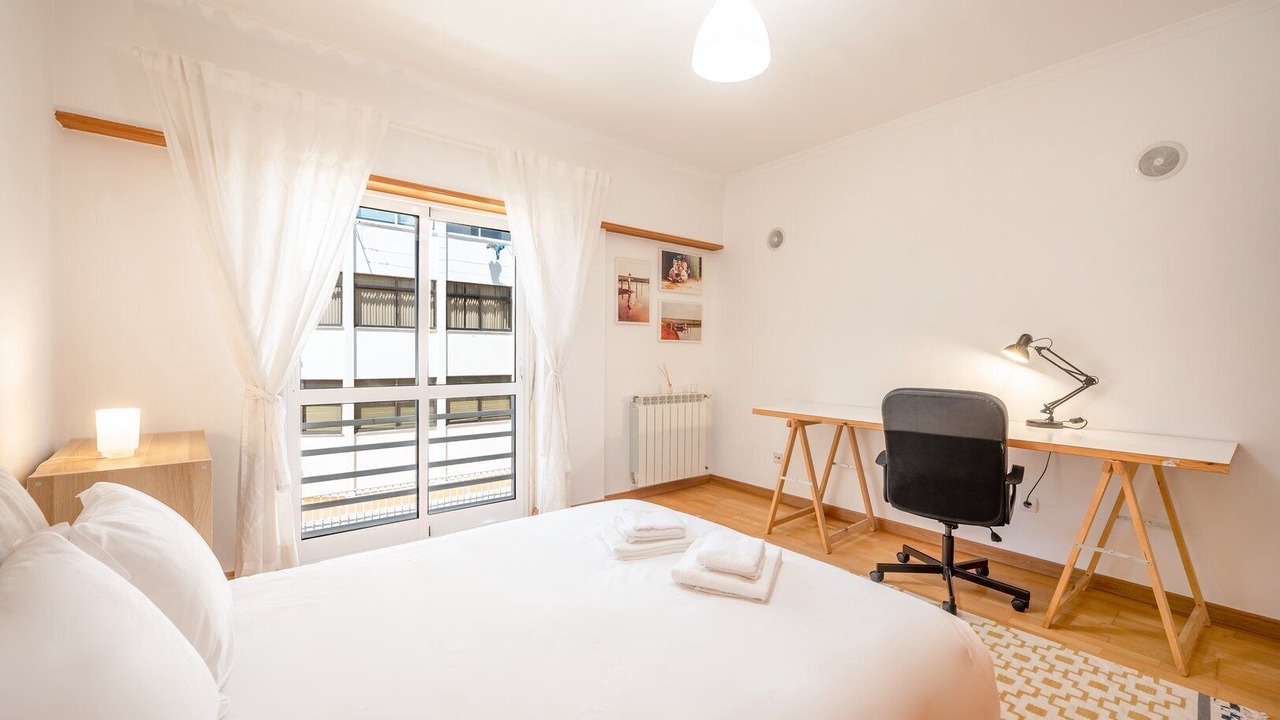 Photo of Bedroom in Carcavelos