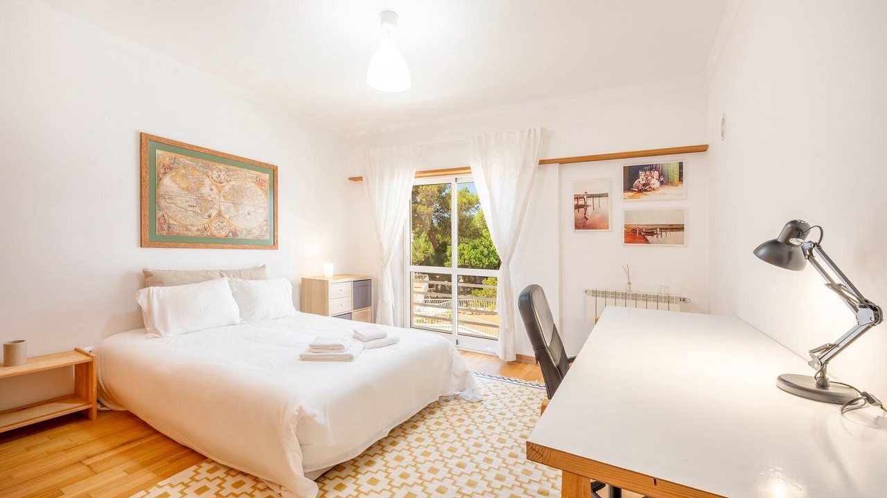 Photo of Bedroom in Carcavelos