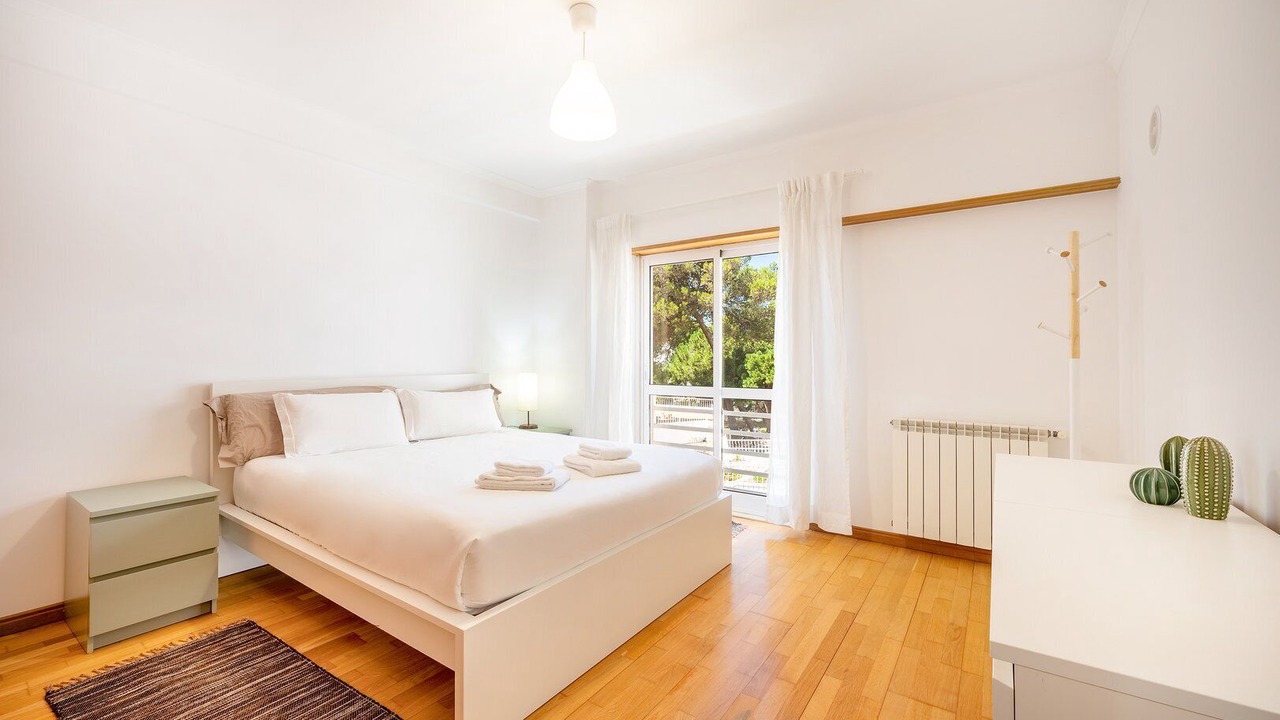Photo of Bedroom in Carcavelos