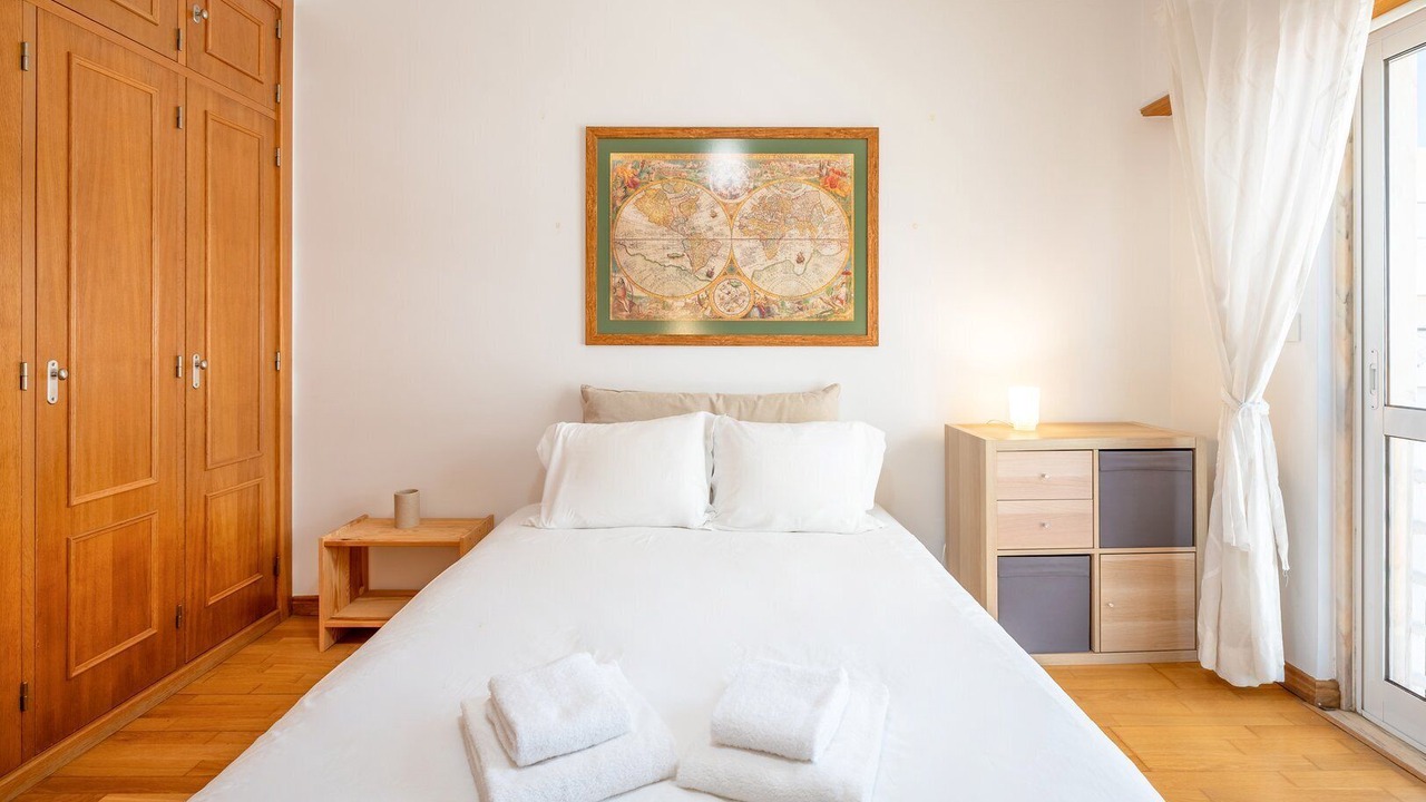 Photo of Bedroom in Carcavelos