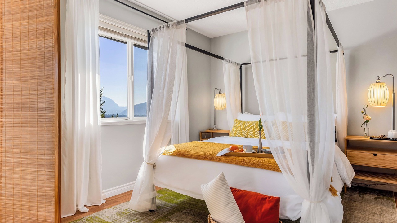 Photo of Bedroom in Promontory