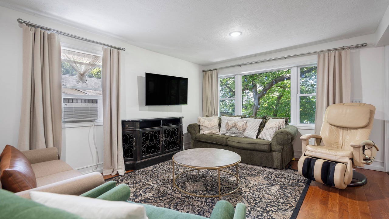 Photo of Livingroom in Fenton