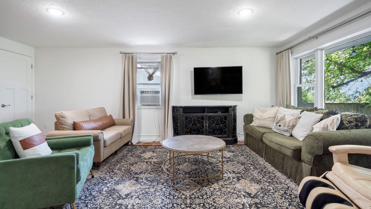 Photo of Livingroom in Fenton