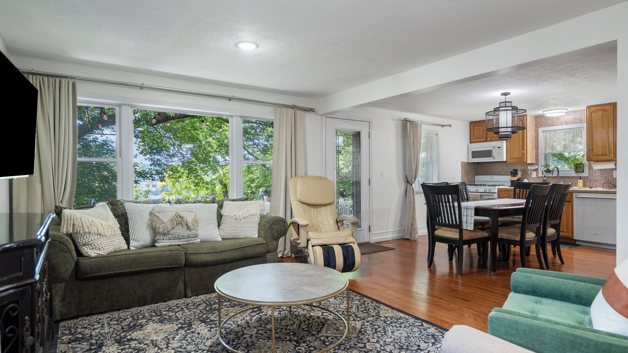 Photo of Livingroom in Fenton
